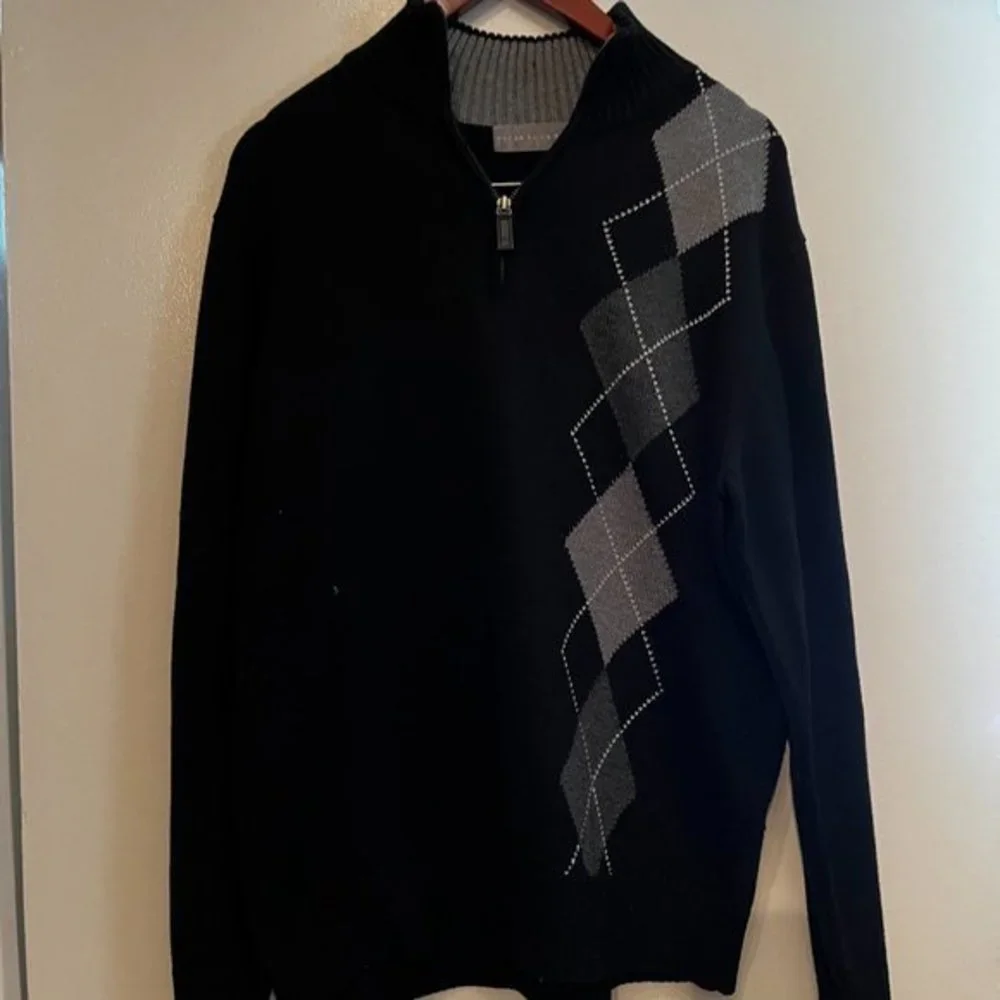 Oscar De La Renta Black‎ Argyle Sweater – Zipper Collar – Size Medium